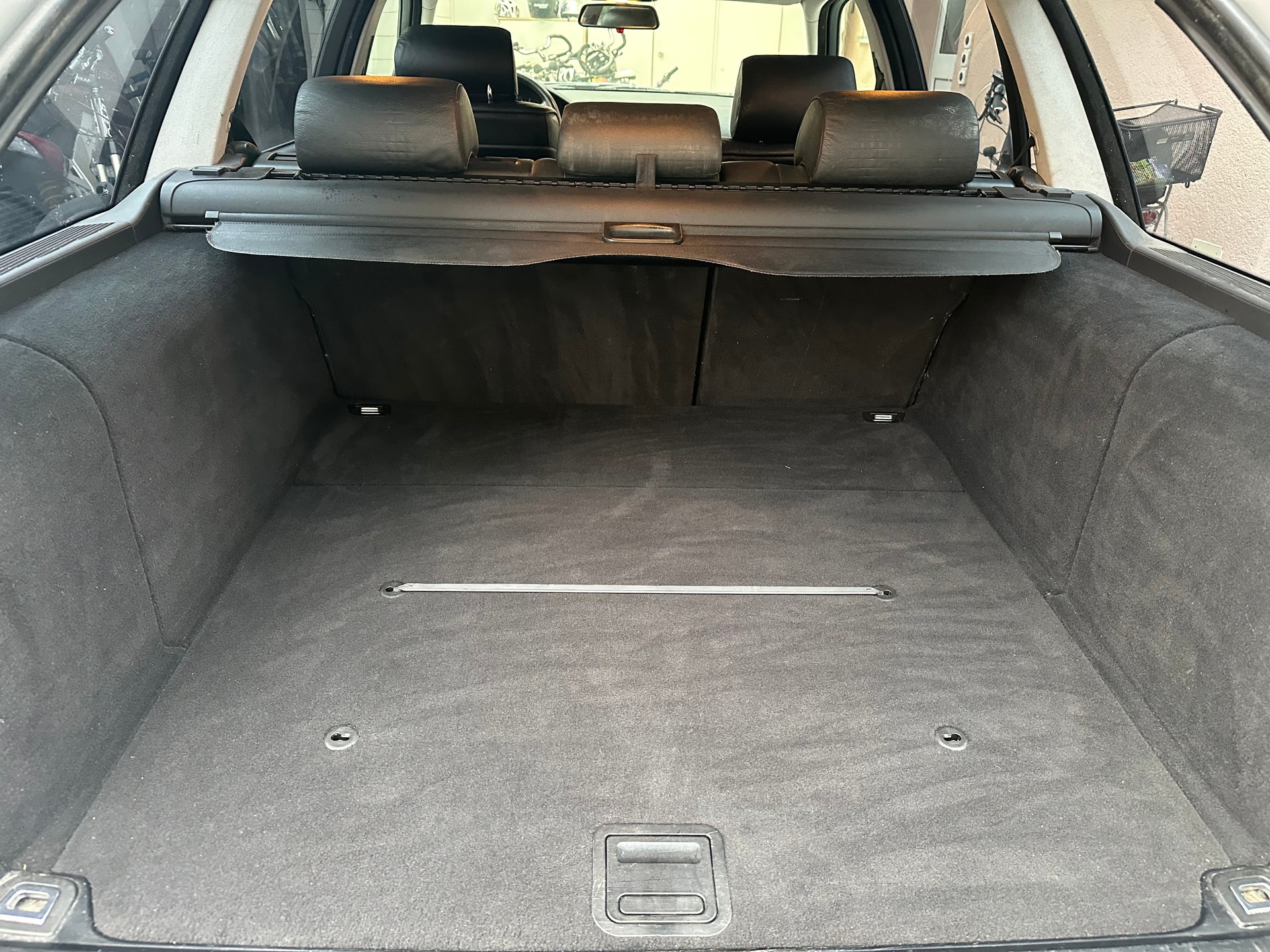 BMW 540i Touring-image-9