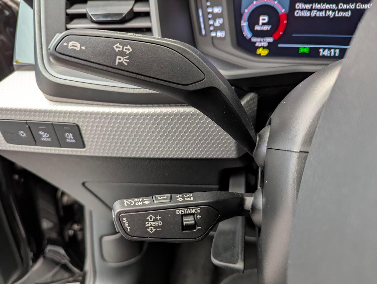 AUDI A1 Sportback 2.0 40 TFSI S Line S-Tronic*5J GAR S-LINE KOMPLETT NAVI+ VOLL-LED DÄMPFER ACC KEYLESS*-image-10