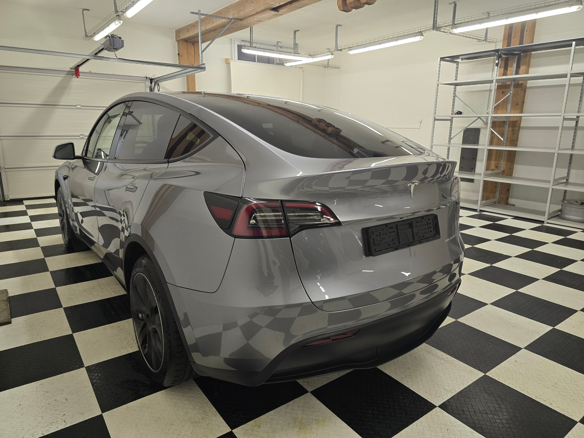 TESLA Model Y Long Range-image-4