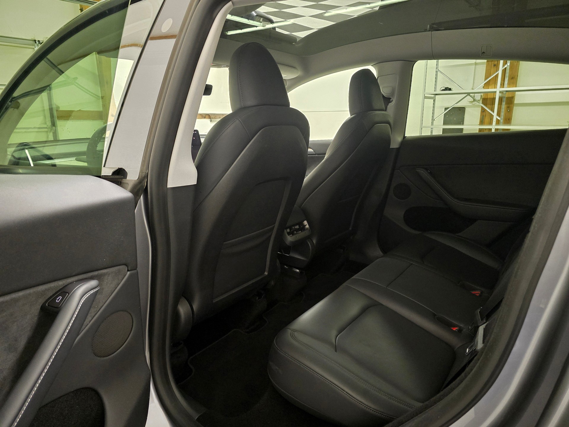 TESLA Model Y Long Range-image-15
