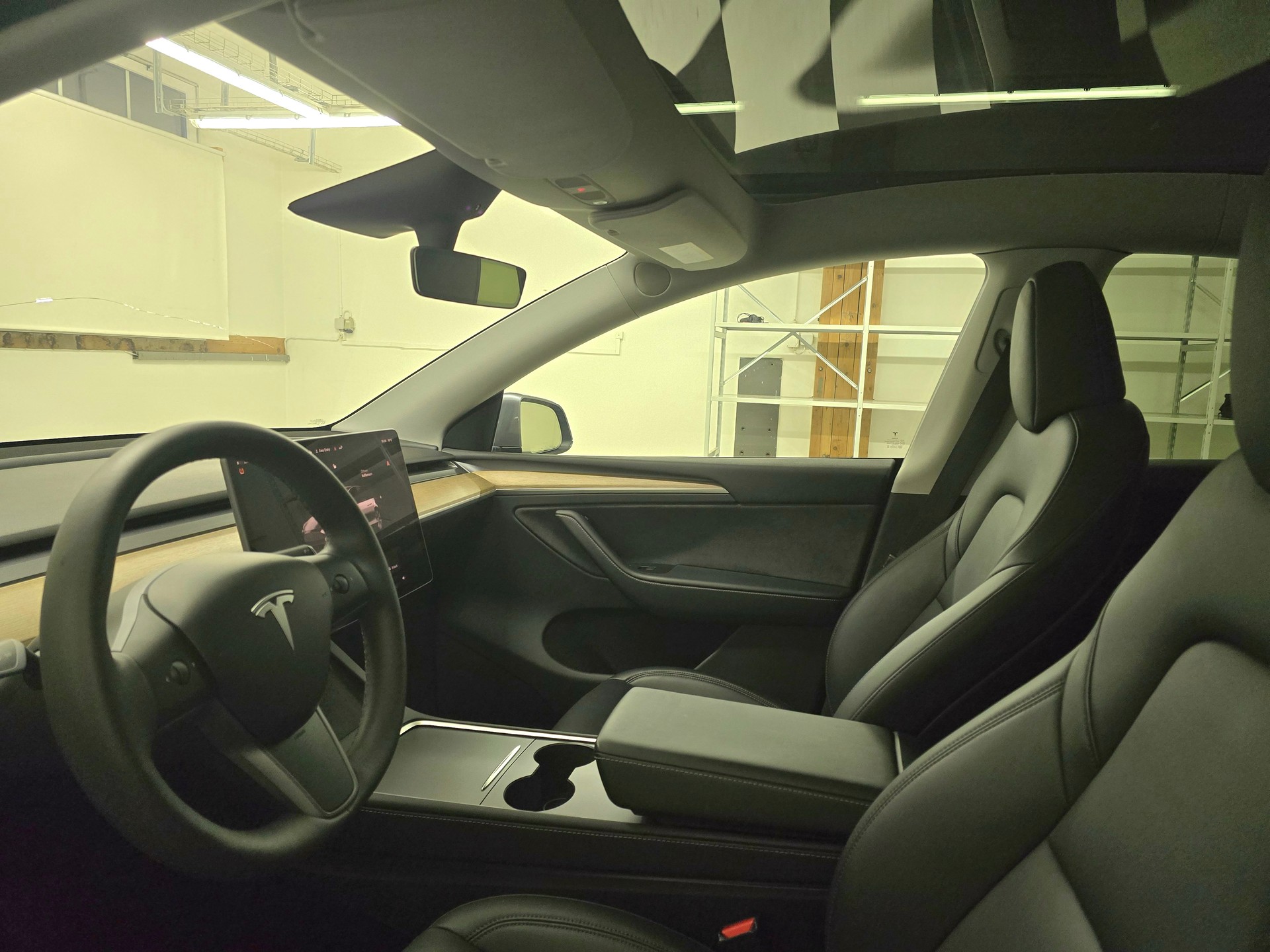 TESLA Model Y Long Range-image-10