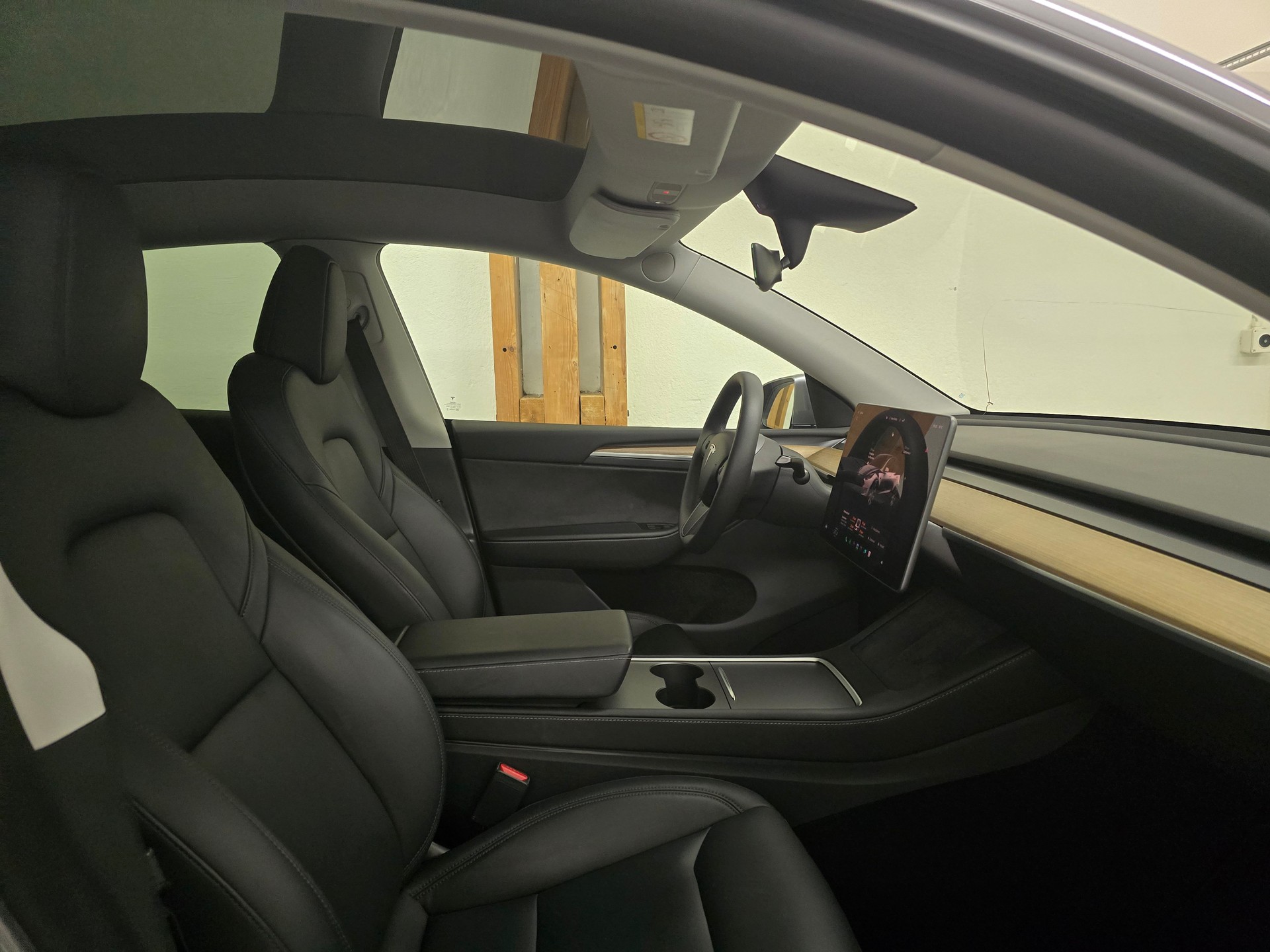 TESLA Model Y Long Range-image-13
