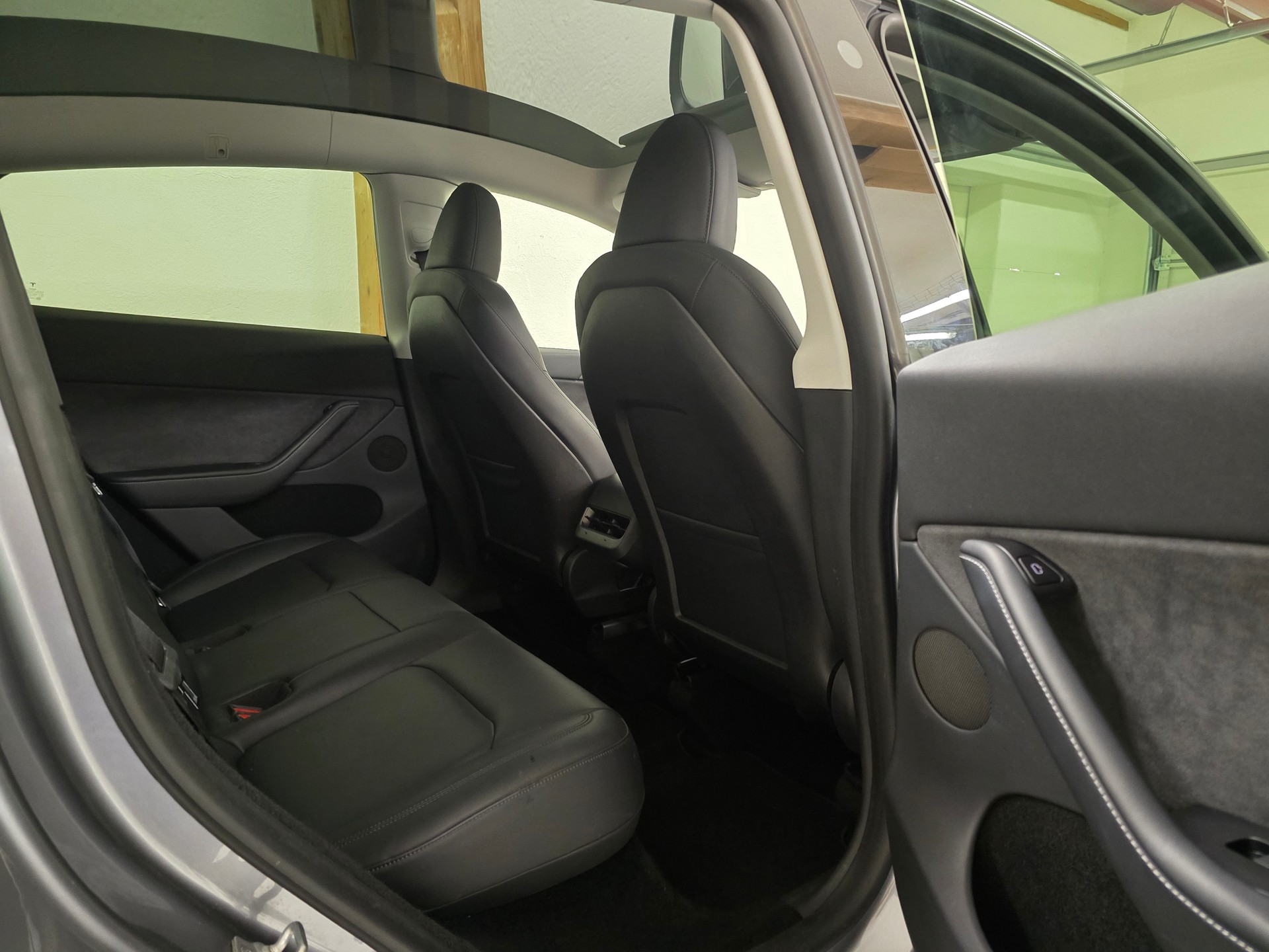 TESLA Model Y Long Range-image-14