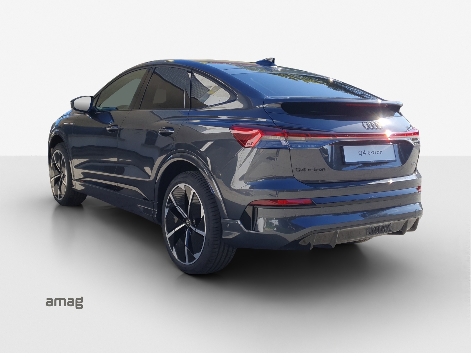 AUDI Q4 Sportback e-tron quattro performance Swiss Ski-image-2