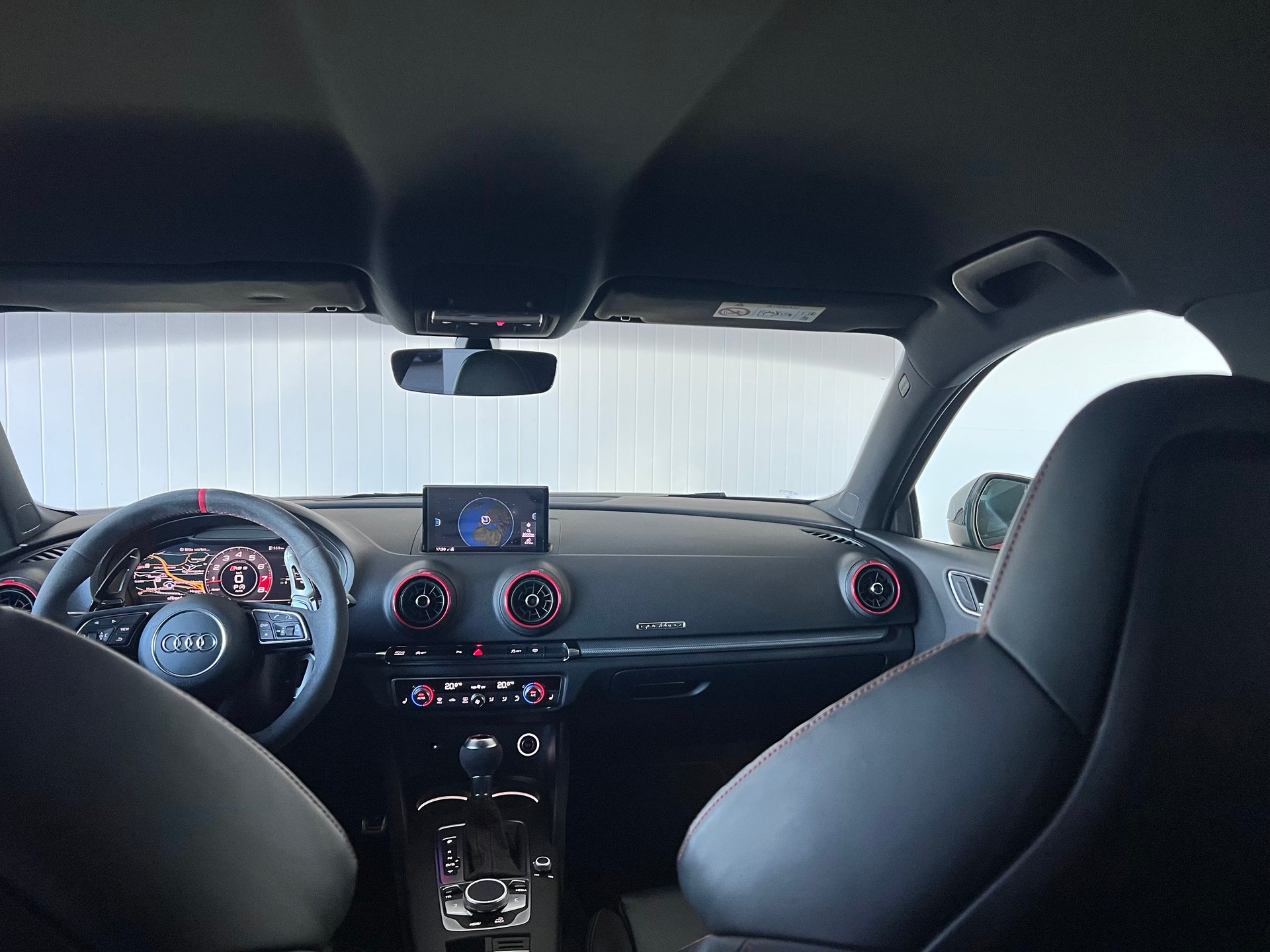 AUDI RS3 Limousine 2.5 TSI quattro S-tronic-image-16