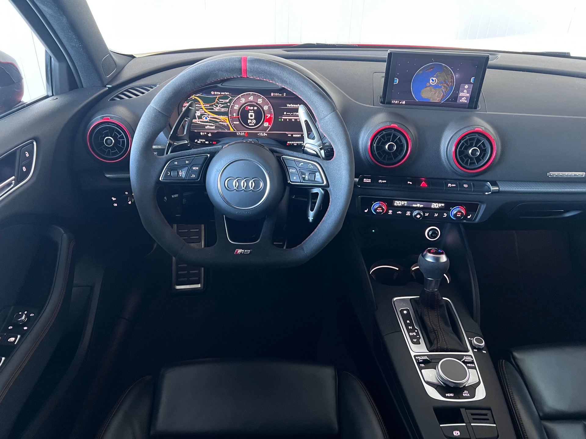 AUDI RS3 Limousine 2.5 TSI quattro S-tronic-image-18