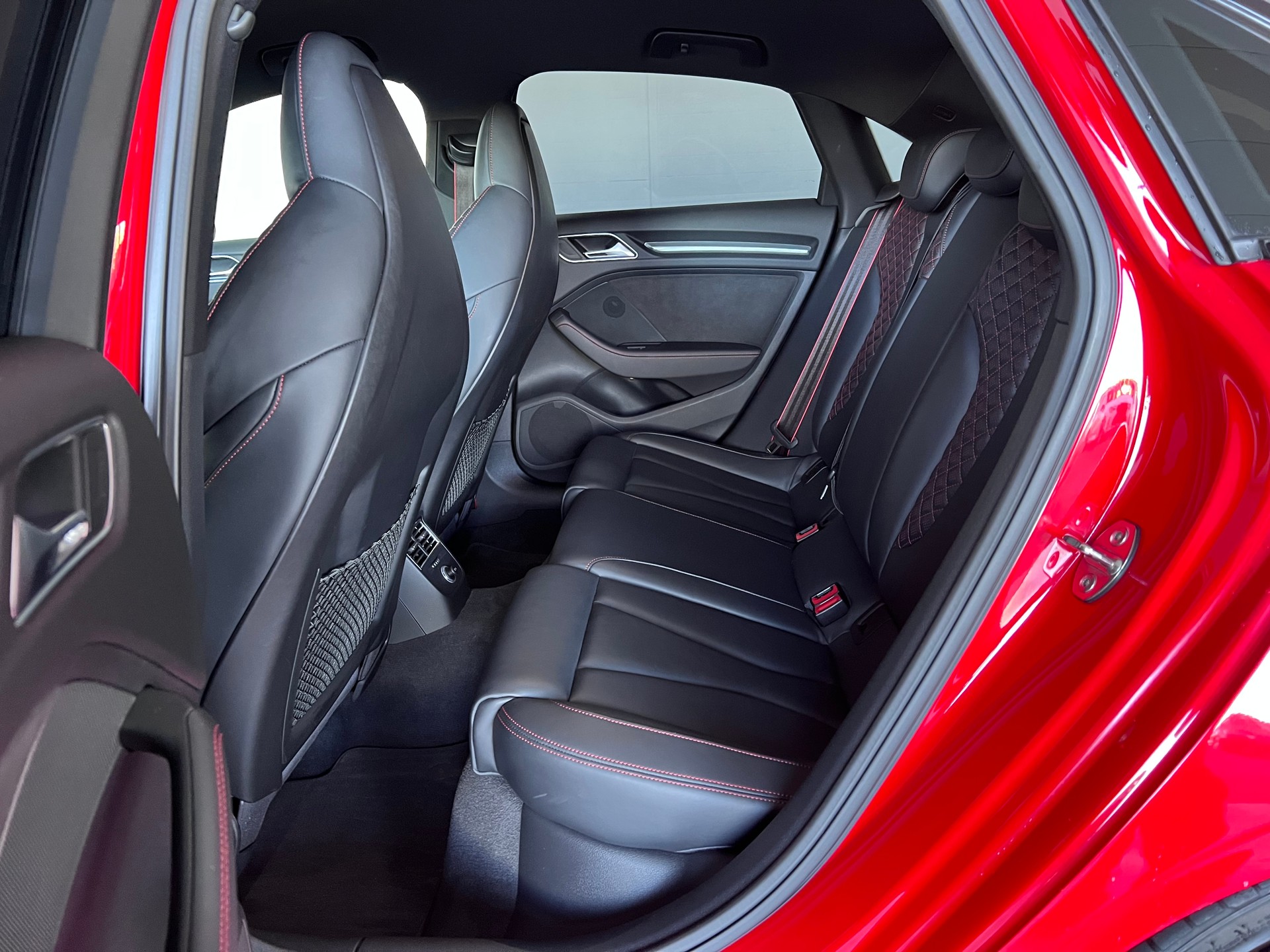 AUDI RS3 Limousine 2.5 TSI quattro S-tronic-image-14