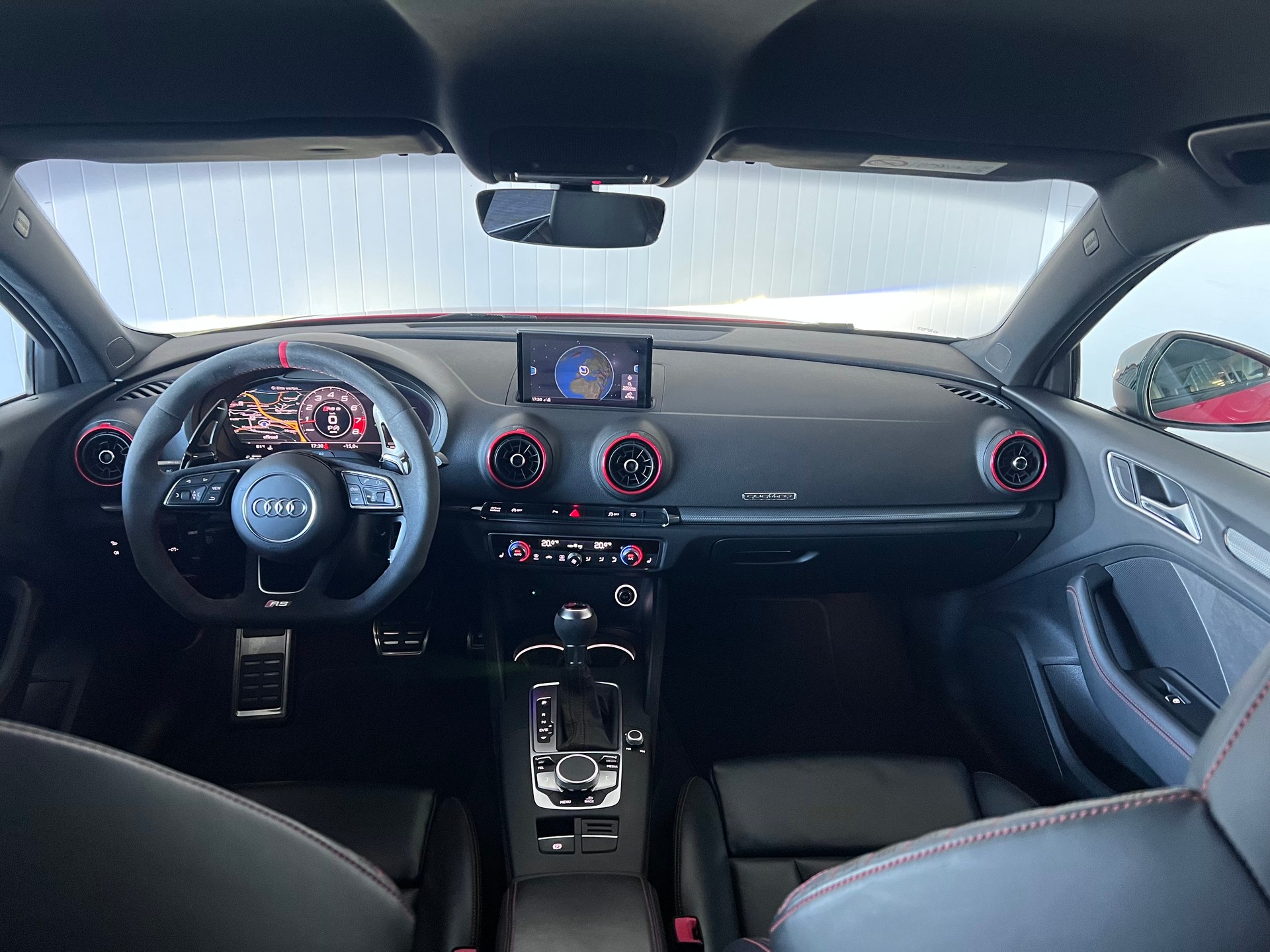 AUDI RS3 Limousine 2.5 TSI quattro S-tronic-image-17
