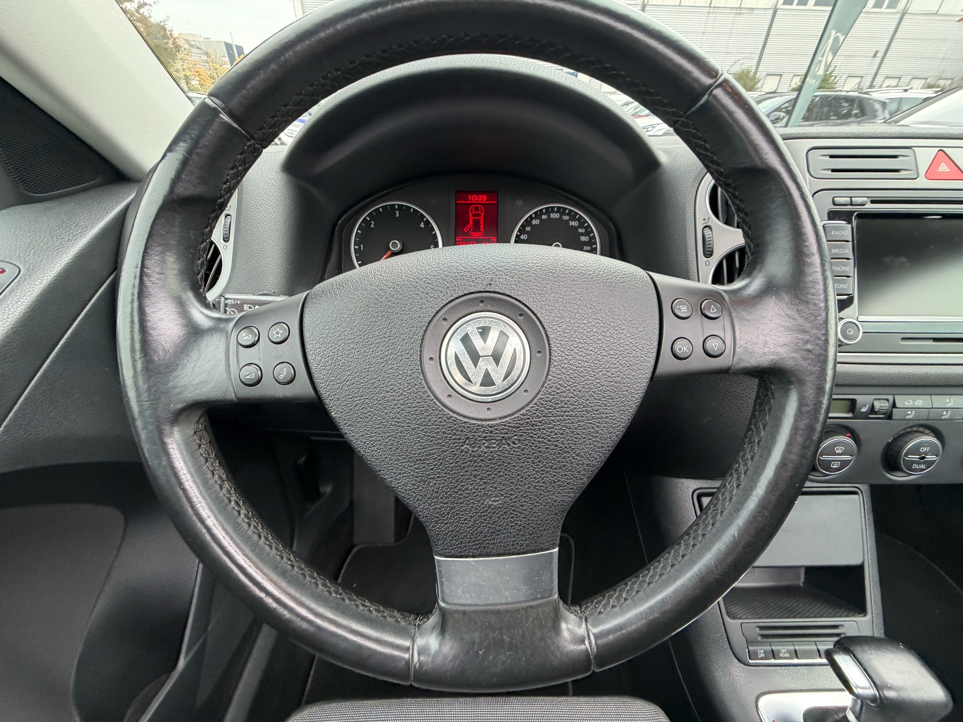 VW Tiguan 2.0 TDI Sport&Style Tiptronic-image-11