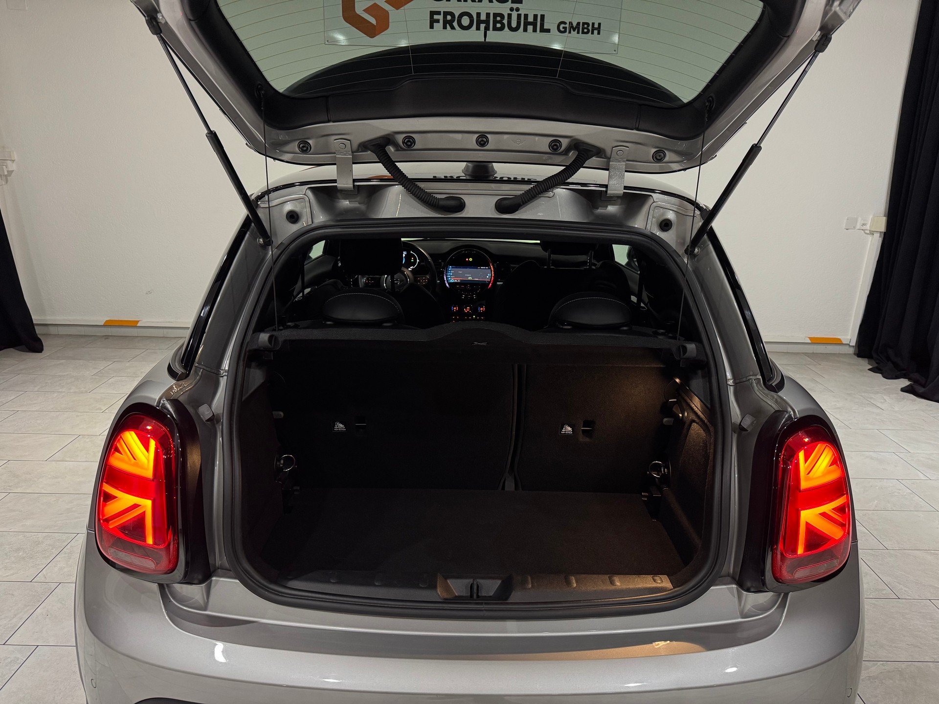 MINI Cooper Camden Edition Steptronic DKG I CH I-image-21