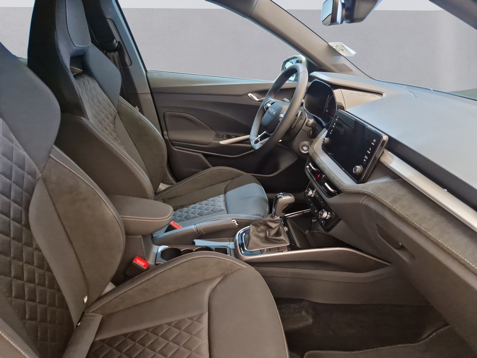 SKODA Fabia 1.0 TSI Dynamic DSG-image-10
