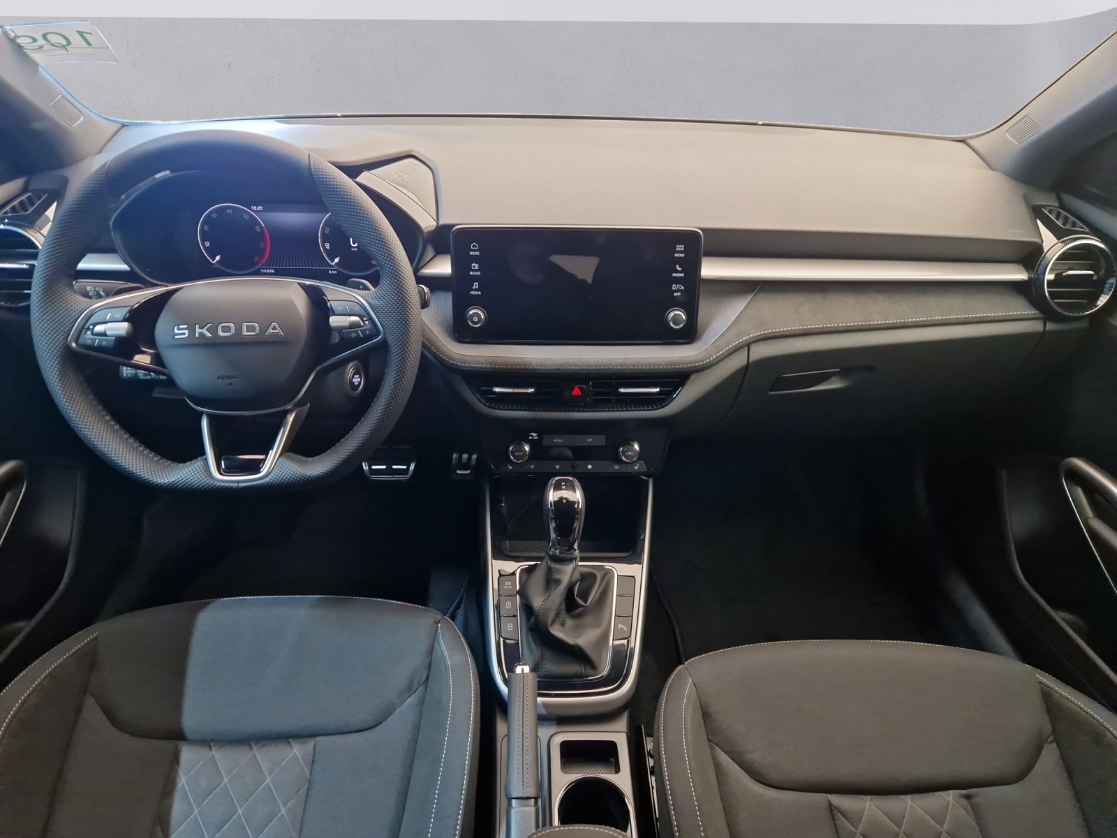 SKODA Fabia 1.0 TSI Dynamic DSG-image-9