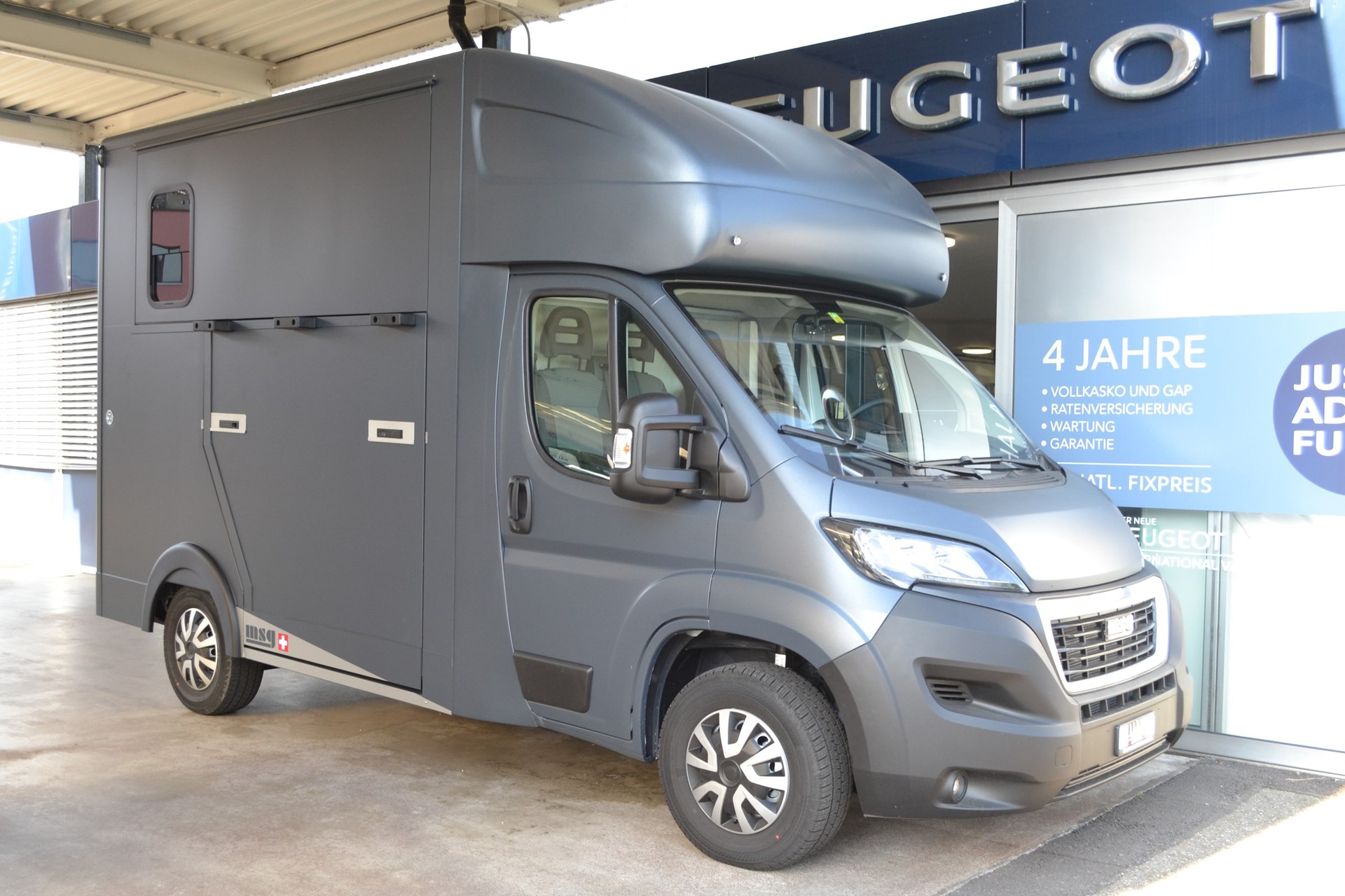 PEUGEOT Pferdetransport MSG Superlight Plus-image-0