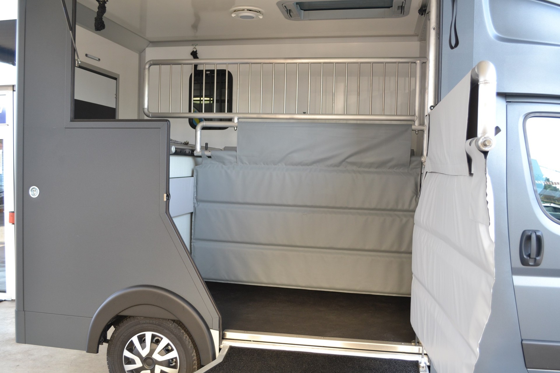 PEUGEOT Pferdetransport MSG Superlight Plus-image-3