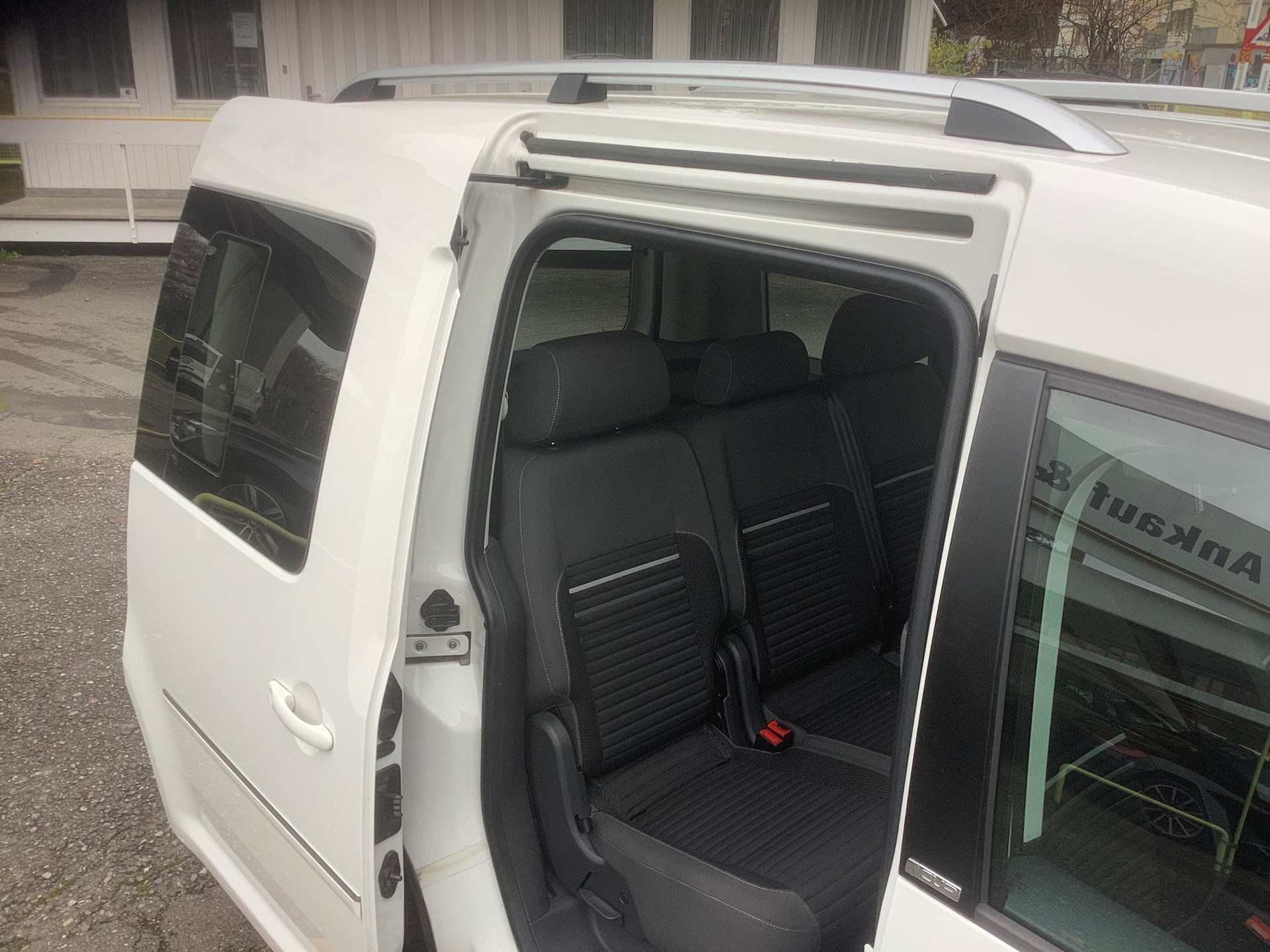 VW Caddy 1.6 TDI Blue Motion Technology Family CUP-image-13