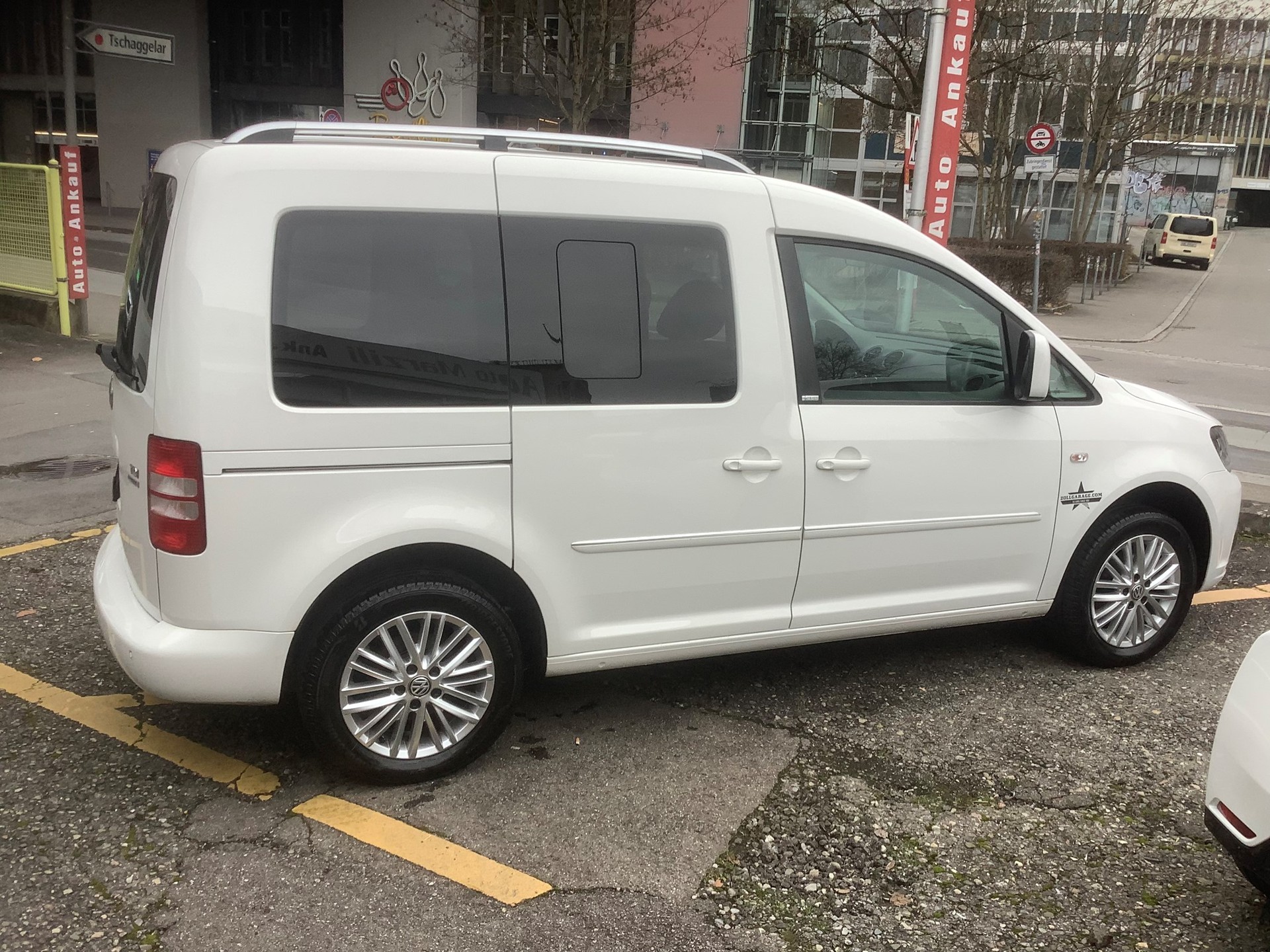 VW Caddy 1.6 TDI Blue Motion Technology Family CUP-image-6