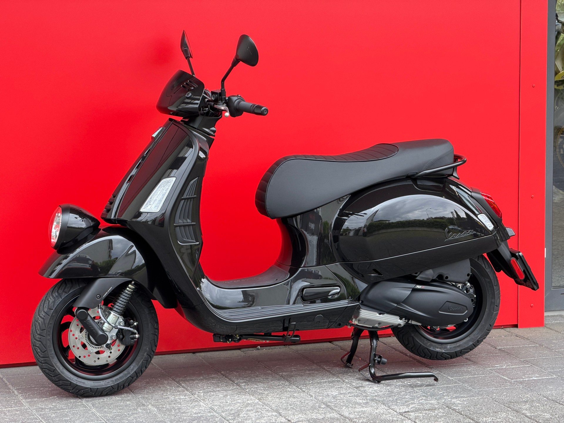 PIAGGIO Vespa GTV 300 ''Notte''-image-10