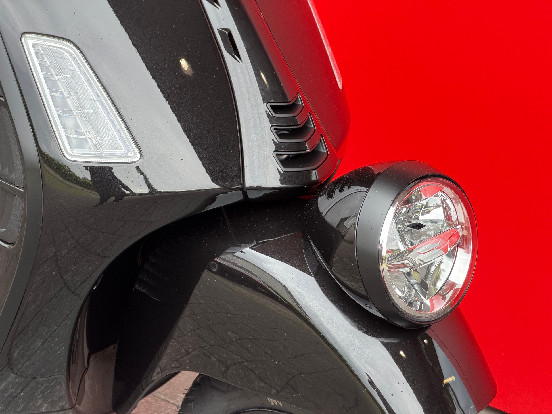PIAGGIO Vespa GTV 300 ''Notte''-image-7
