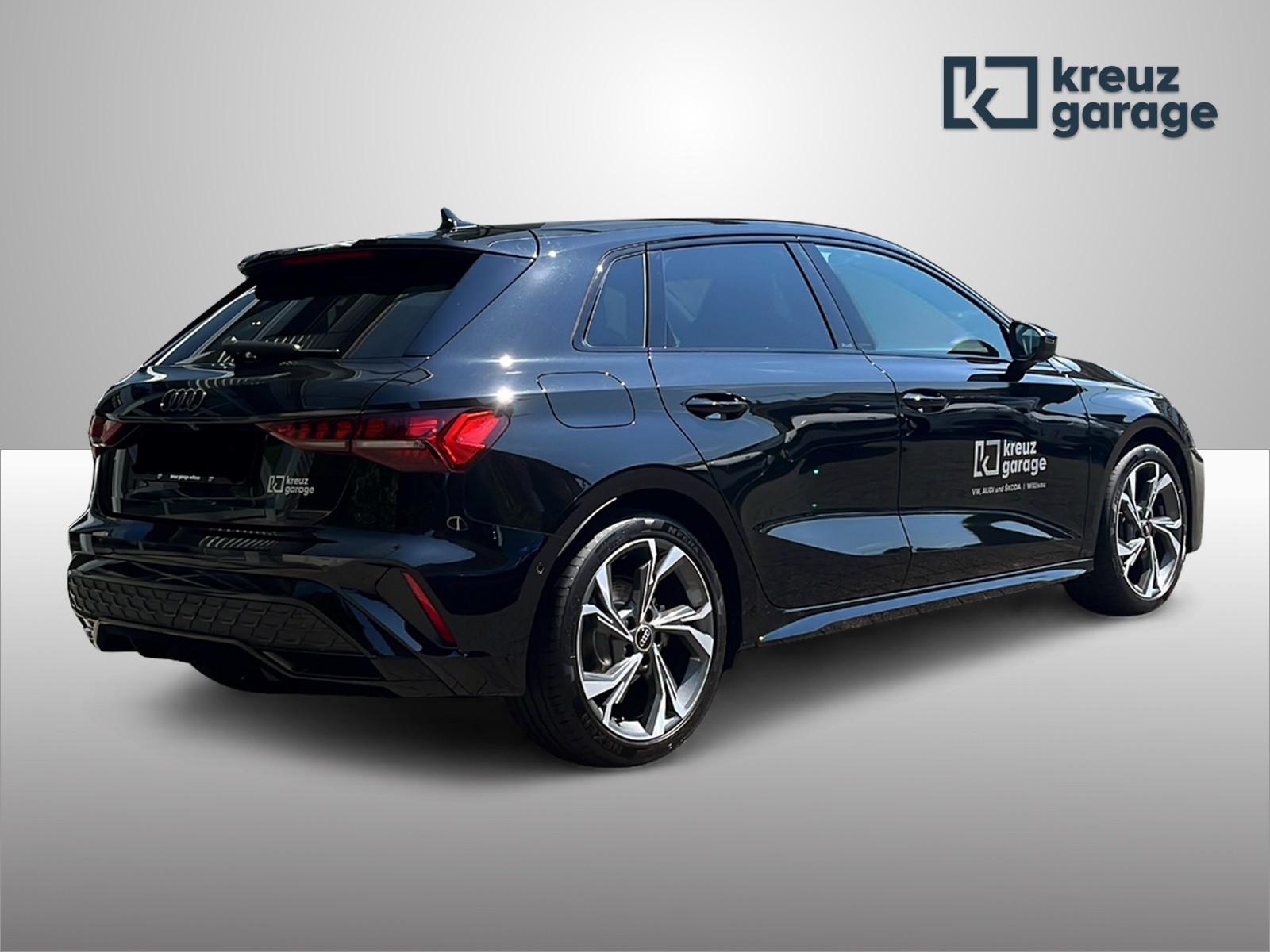AUDI A3 Sportback 35 TFSI S line Attraction S-tronic-image-2