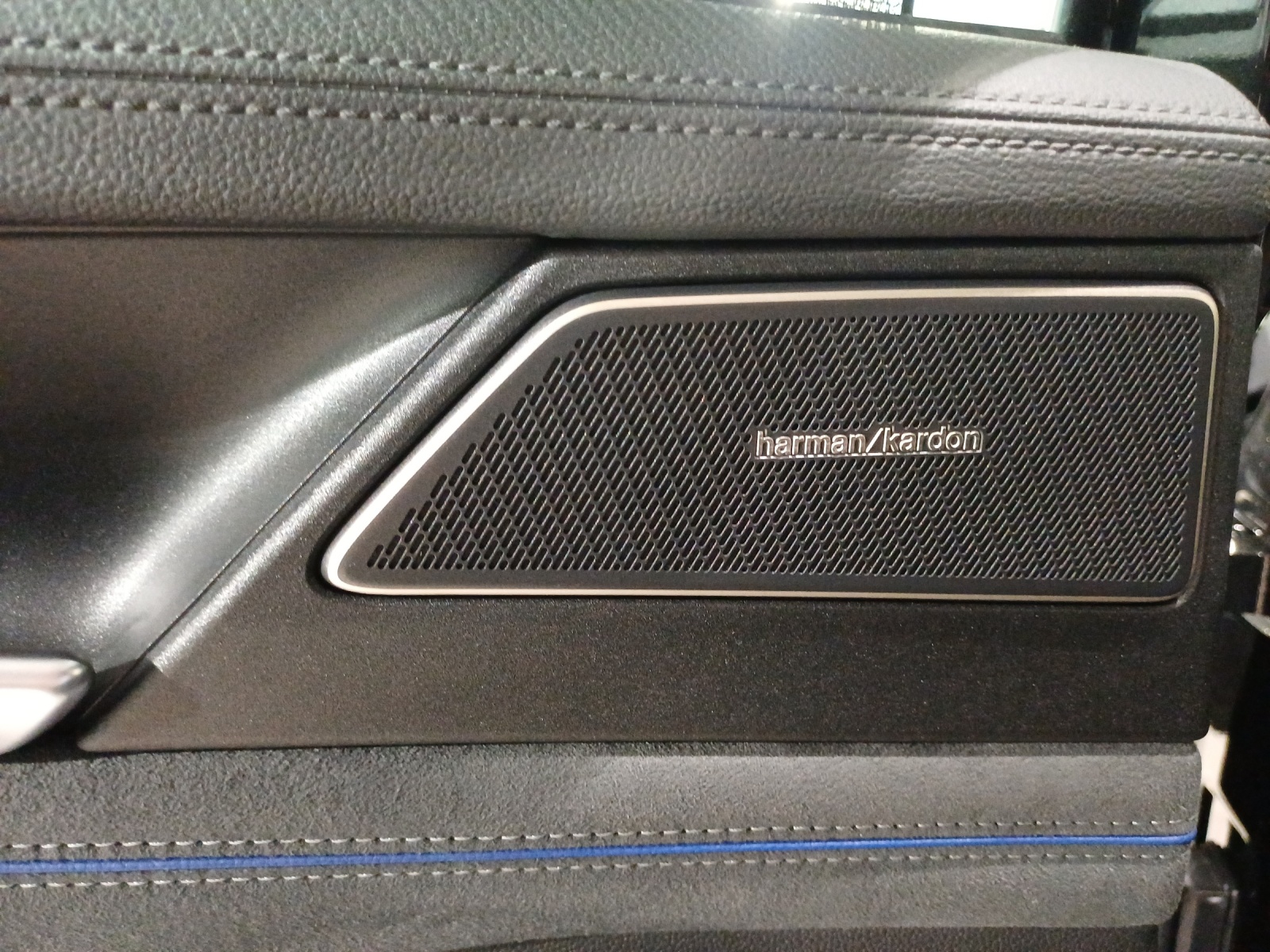 VW Passat Variant 1.5 TSI evo2 Plug-In- Hybrid R-Line DSG-image-14