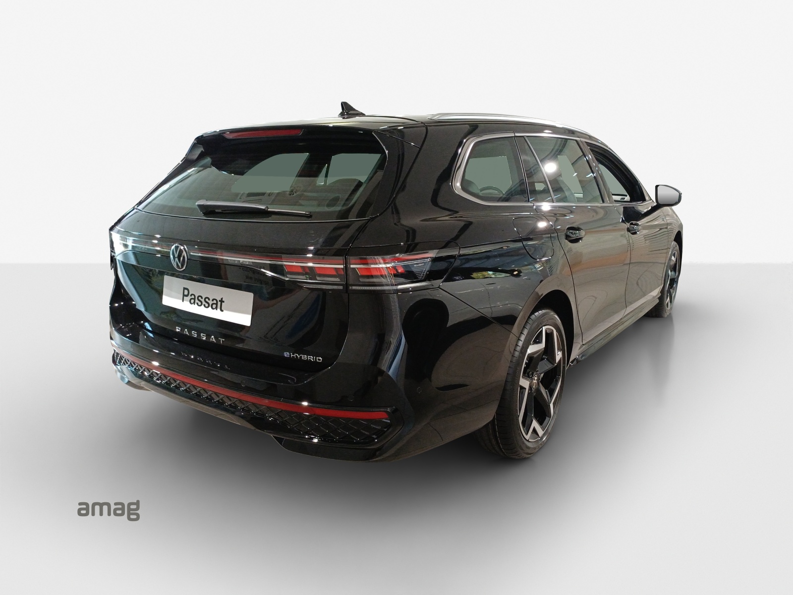 VW Passat Variant 1.5 TSI evo2 Plug-In- Hybrid R-Line DSG-image-3