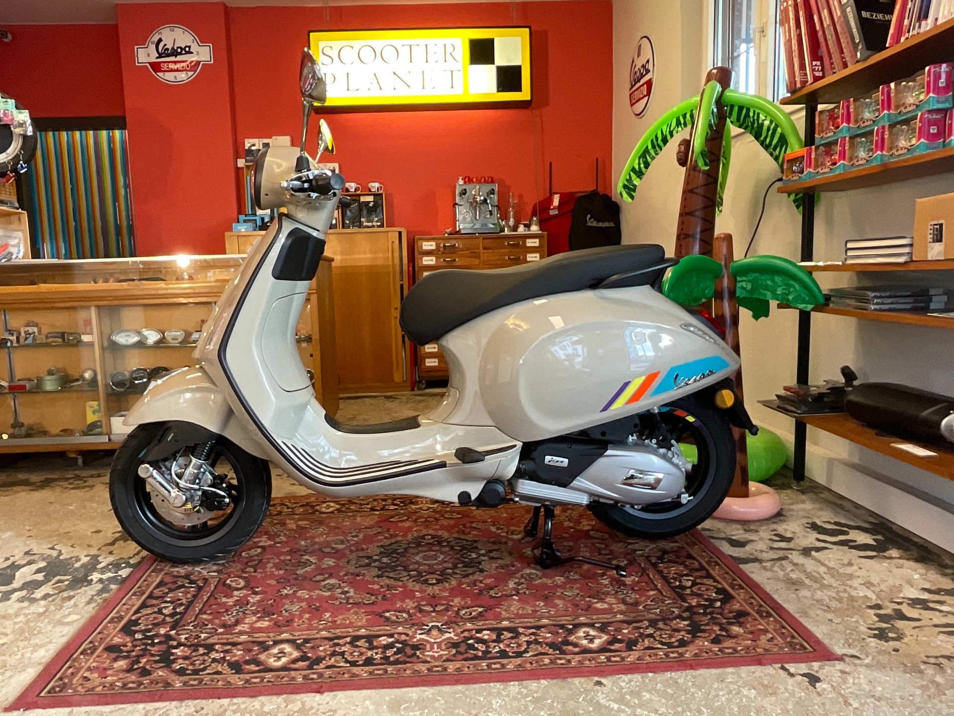 PIAGGIO Vespa 125 Primavera Sport ABS-showroom-element-1