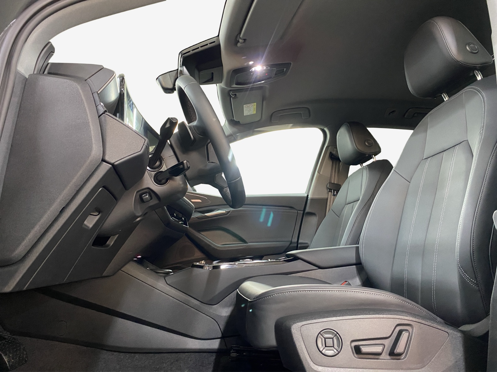 AUDI Q6 e-tron quattro-image-8