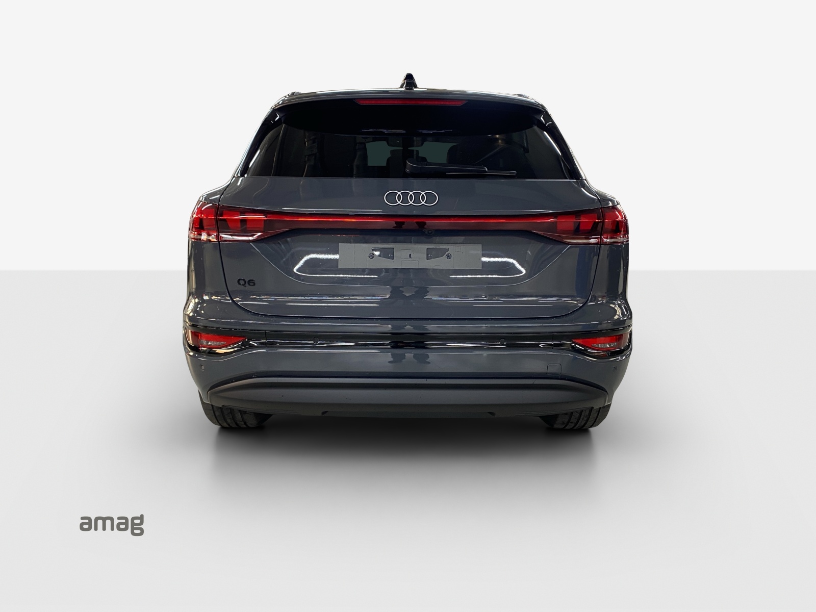 AUDI Q6 e-tron quattro-image-4