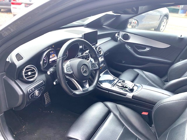 MERCEDES-BENZ C 220 d AMG Line-image-5