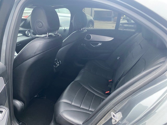 MERCEDES-BENZ C 220 d AMG Line-image-8