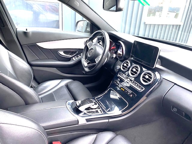 MERCEDES-BENZ C 220 d AMG Line-image-9