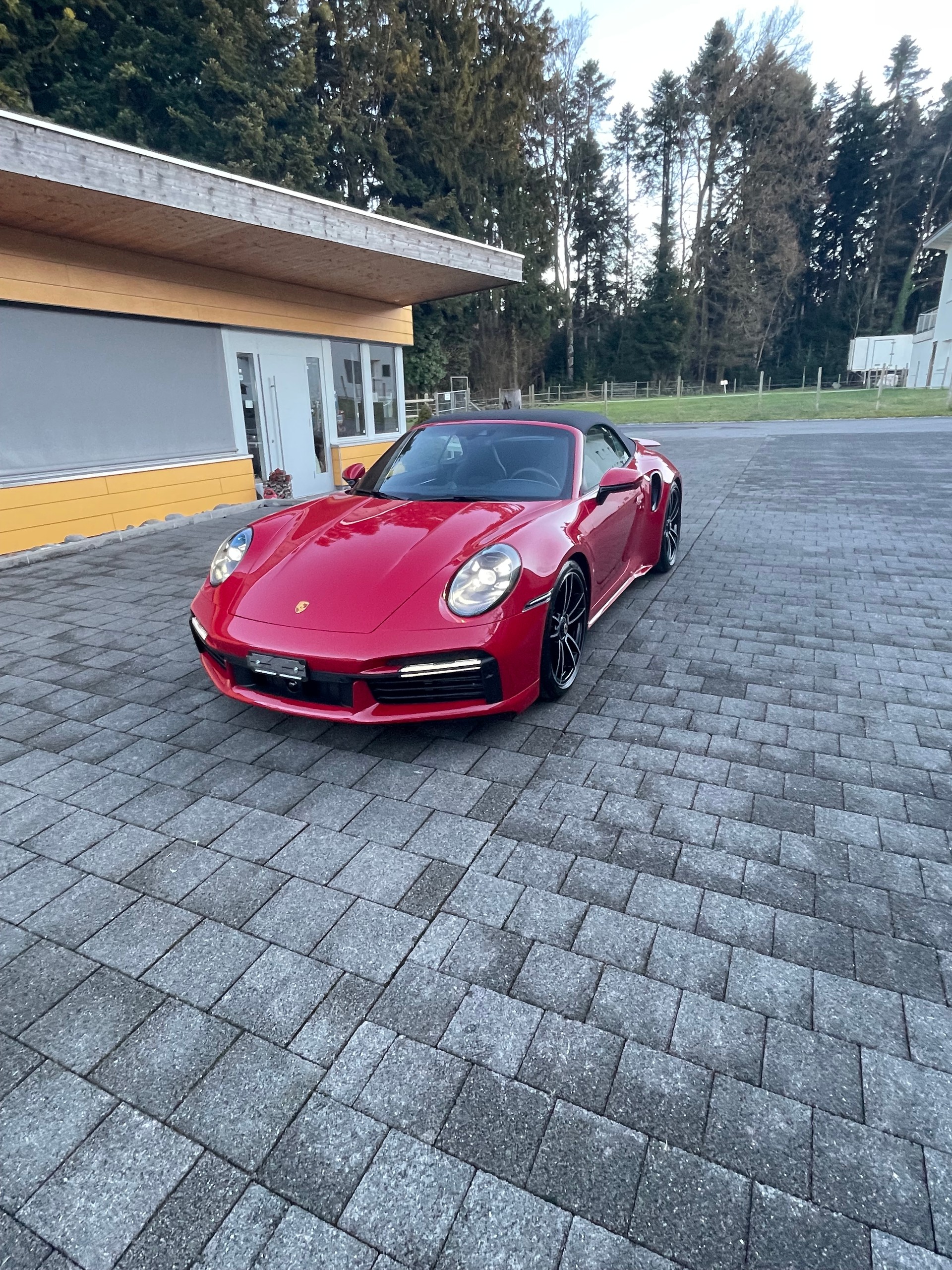 PORSCHE 911 Turbo S Cabriolet PDK-image-4