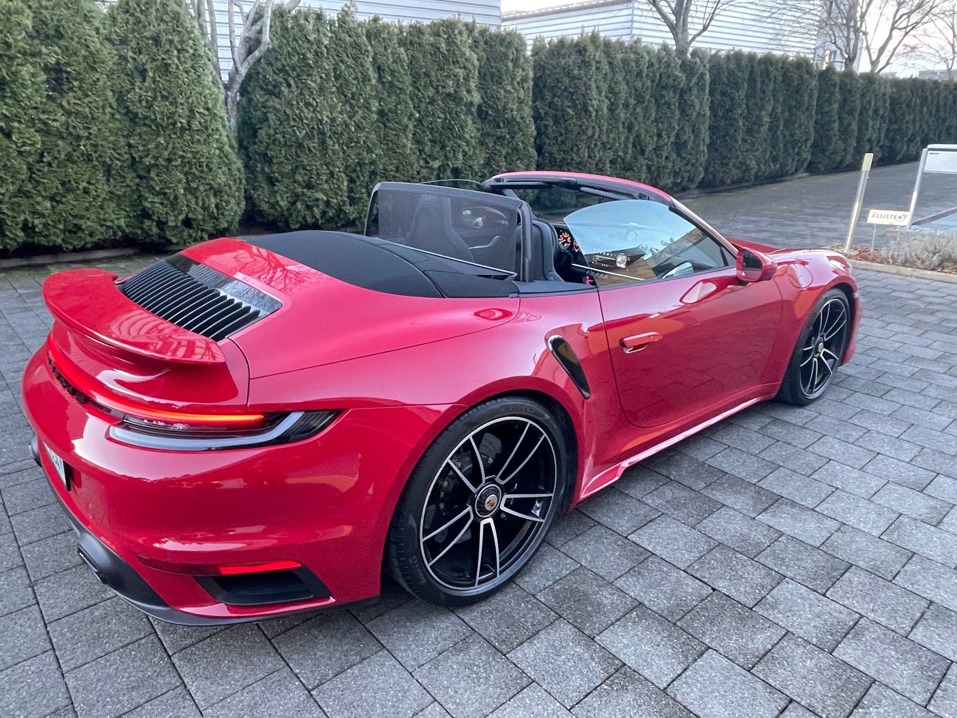PORSCHE 911 Turbo S Cabriolet PDK-image-1