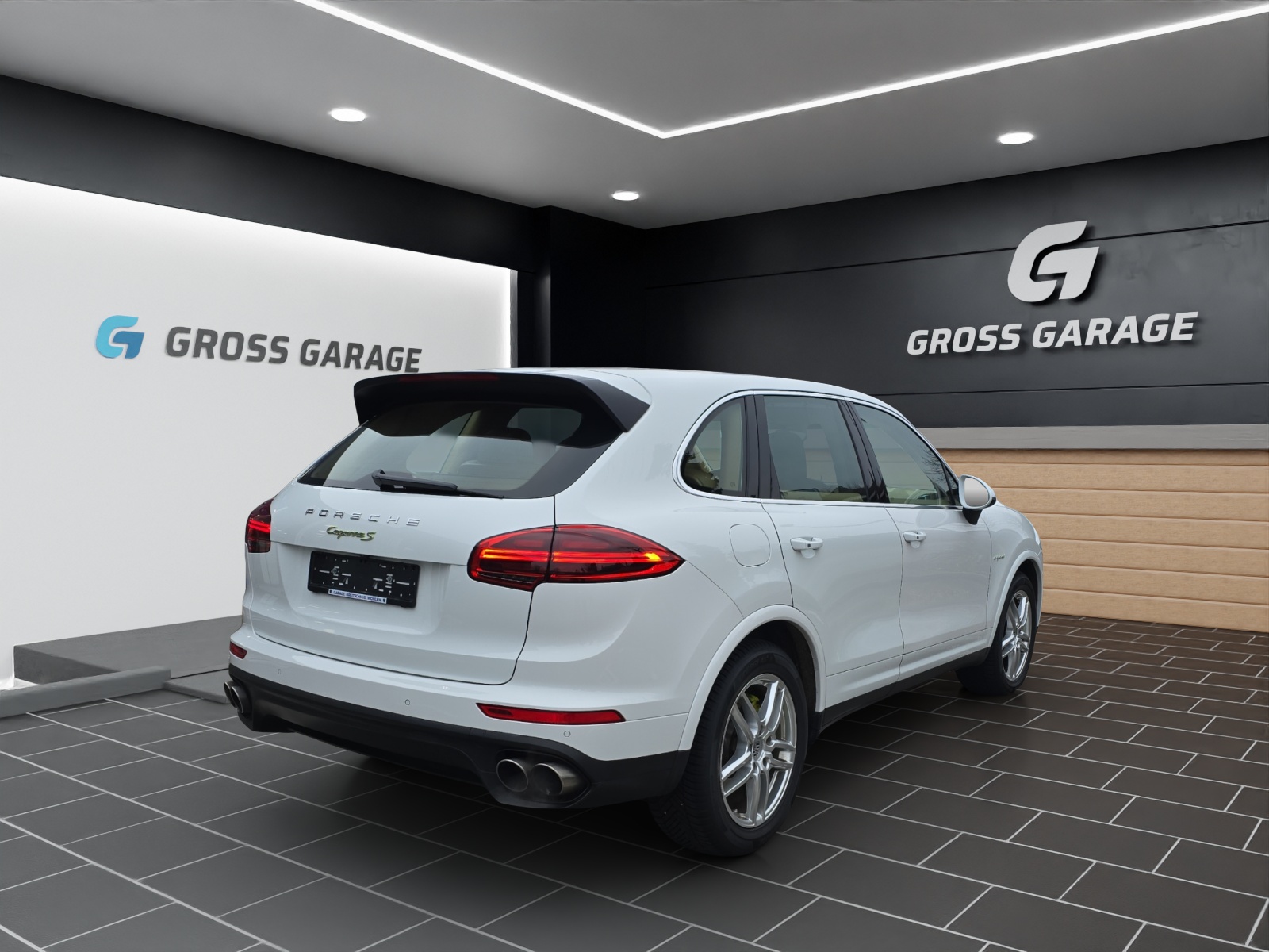 PORSCHE Cayenne S Hybrid-image-3