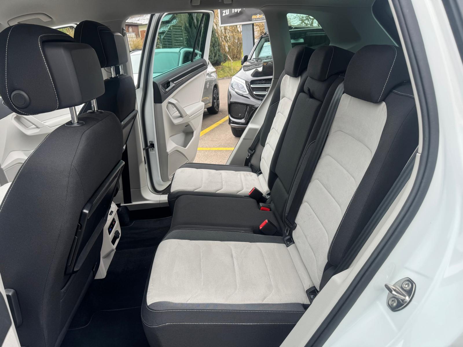 VW Tiguan 2.0 TDI SCR Highline 4Motion DSG-image-9