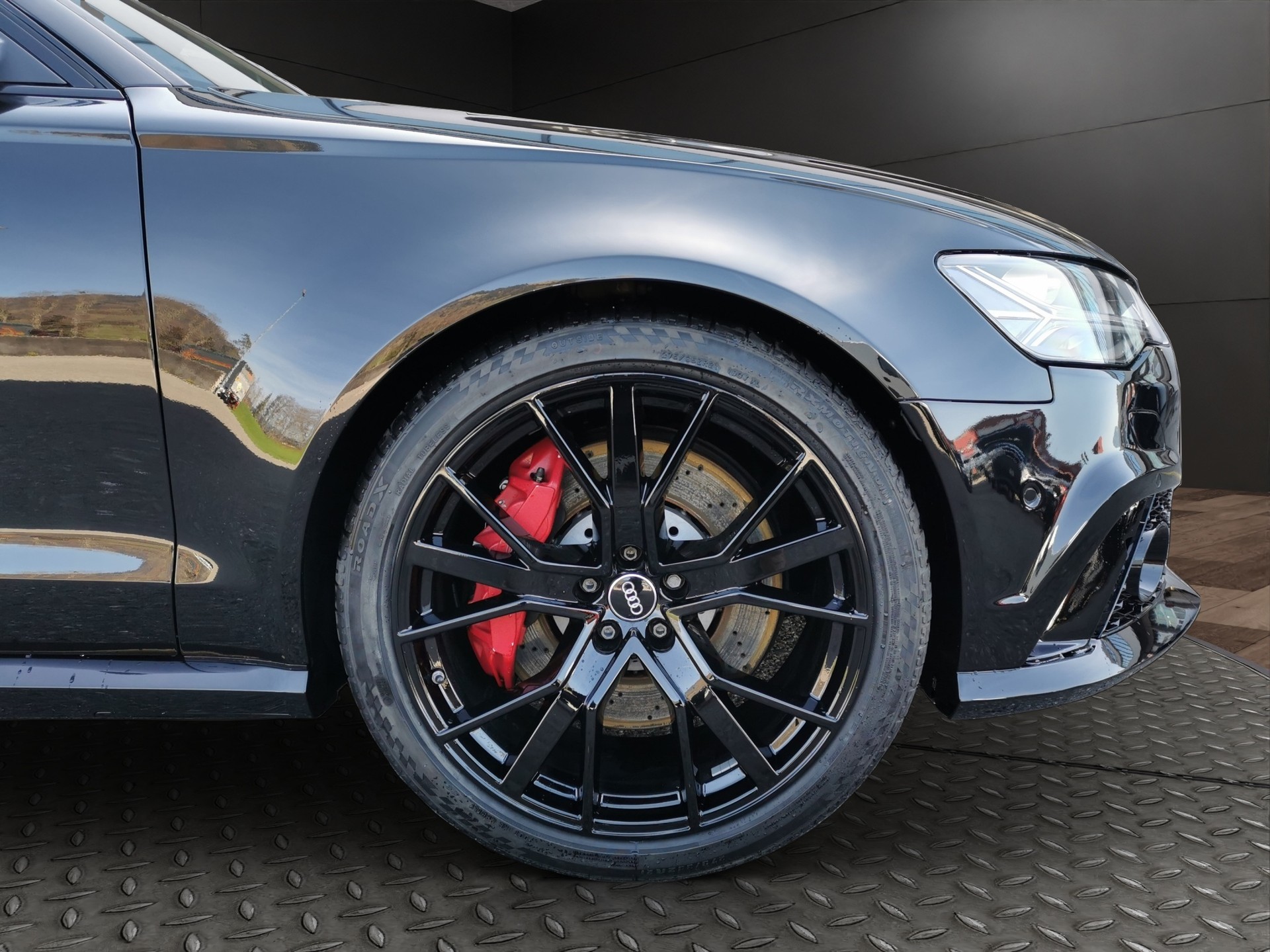 AUDI RS6 Avant 4.0 TFSI V8 performance quattro-image-2