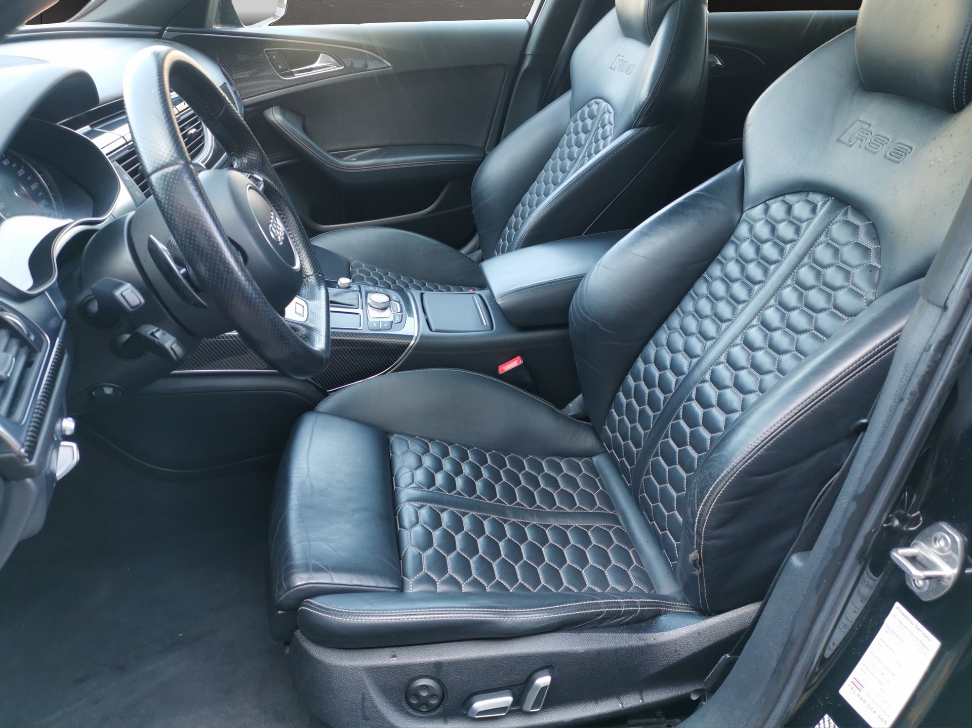 AUDI RS6 Avant 4.0 TFSI V8 performance quattro-image-10