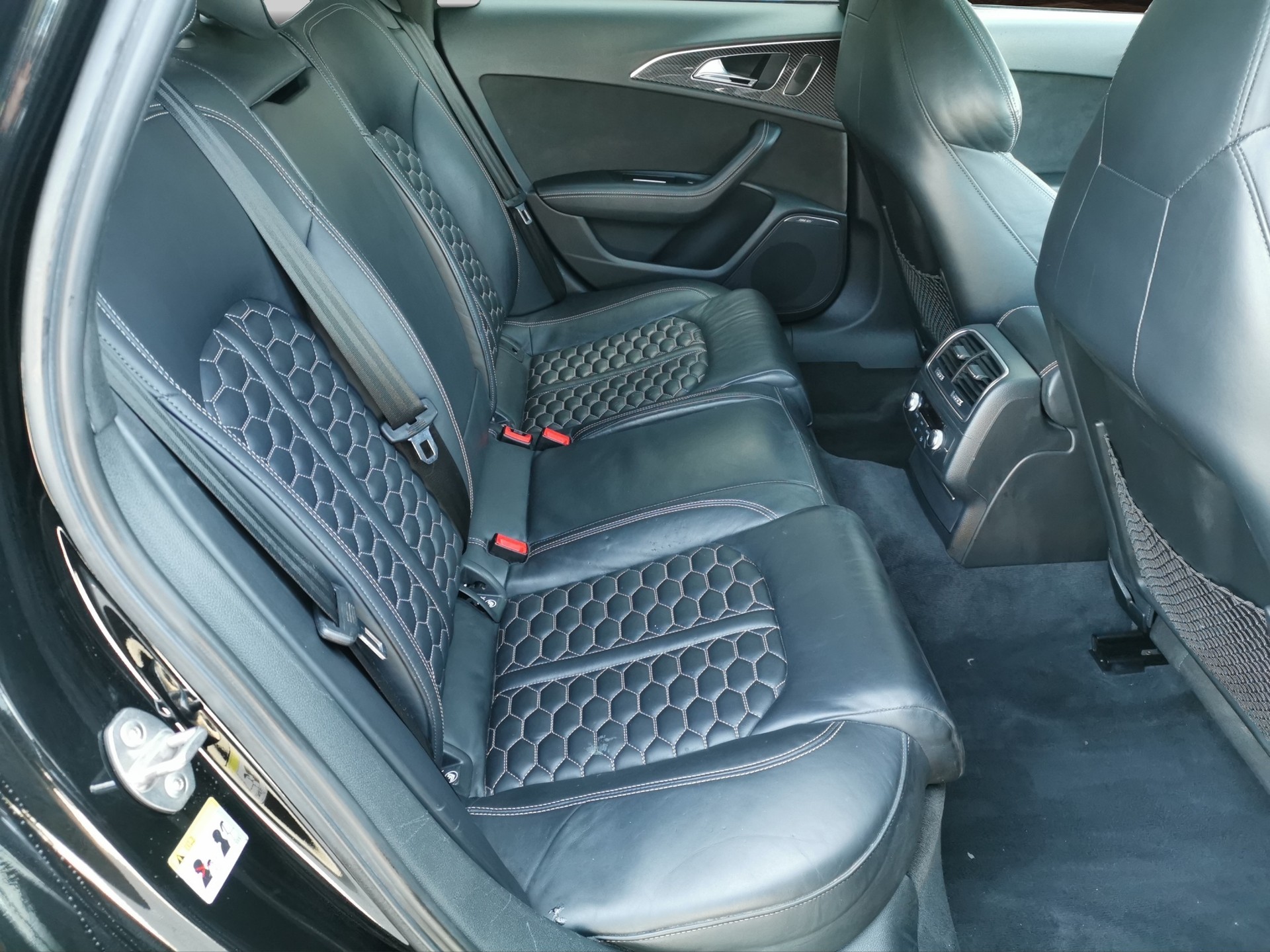 AUDI RS6 Avant 4.0 TFSI V8 performance quattro-image-14