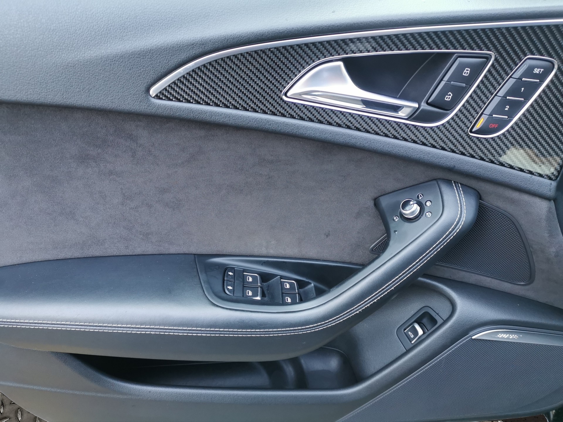 AUDI RS6 Avant 4.0 TFSI V8 performance quattro-image-11