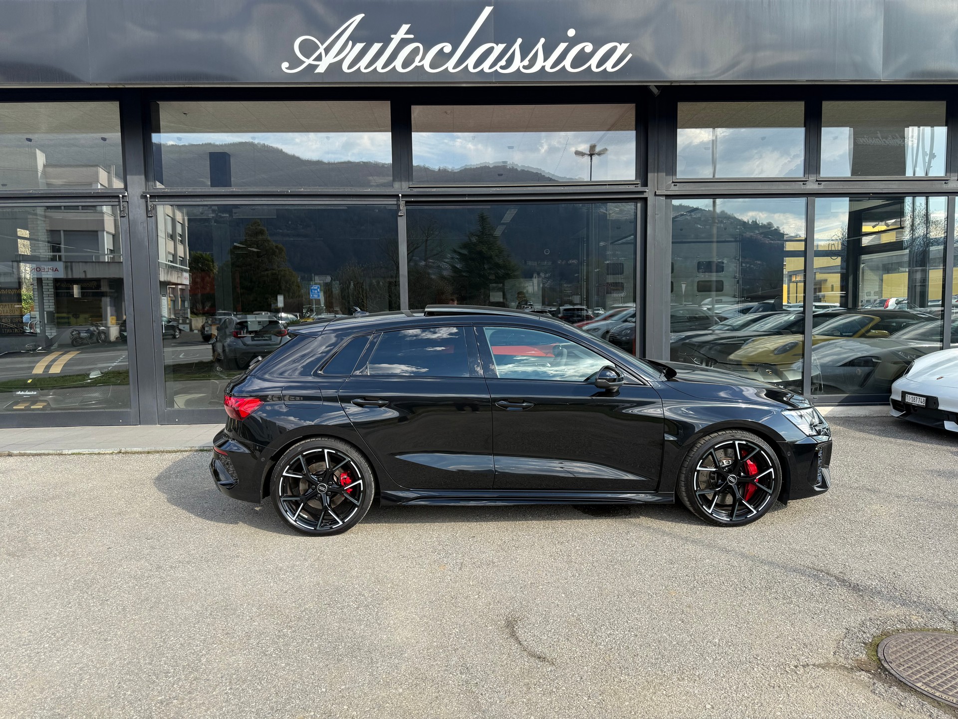 AUDI RS3 Sportback 2.5 TSI quattro S-tronic-showroom-element-3