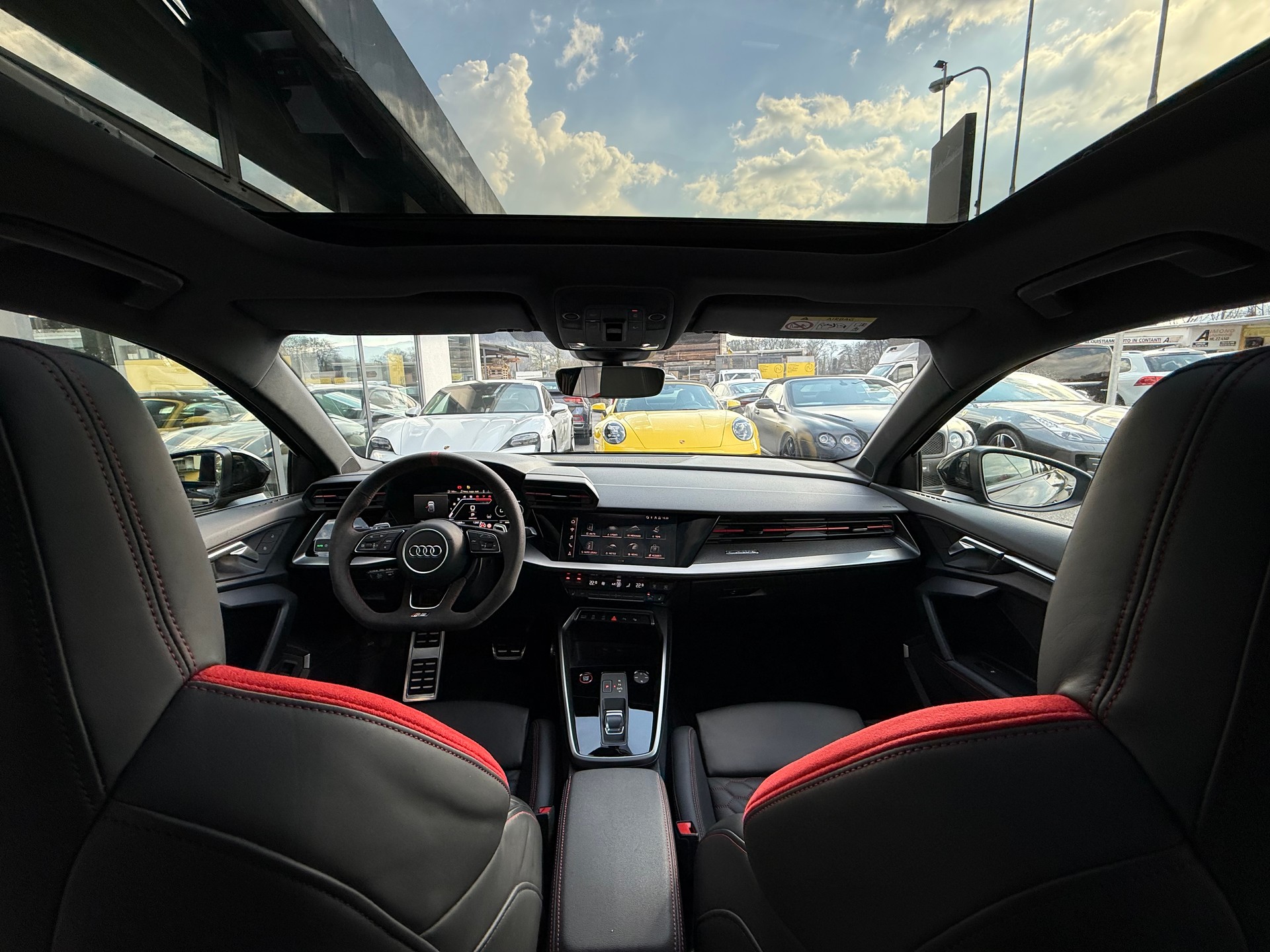 AUDI RS3 Sportback 2.5 TSI quattro S-tronic-image-17