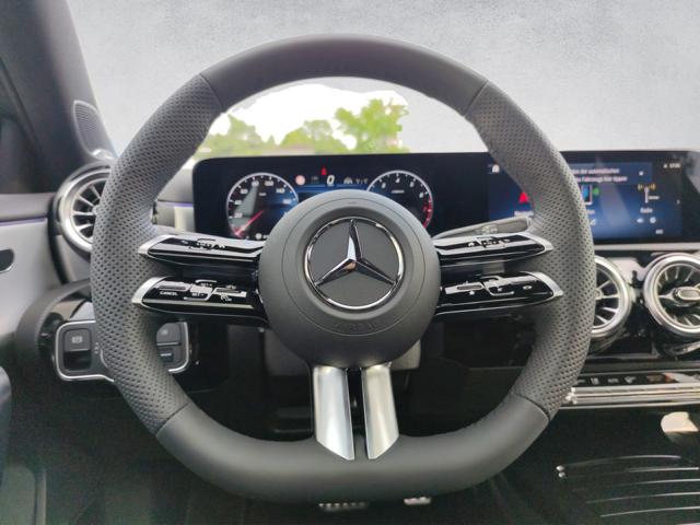 MERCEDES-BENZ A 200 AMG Line Night Star-image-11