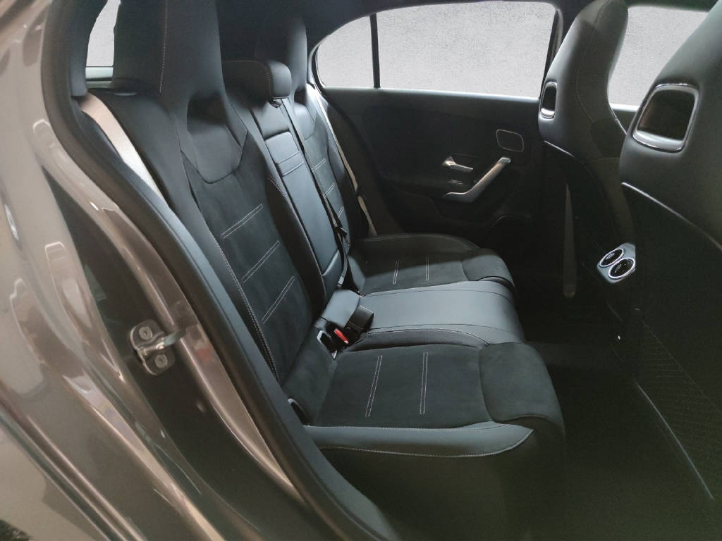 MERCEDES-BENZ A 200 AMG Line Night Star-image-13
