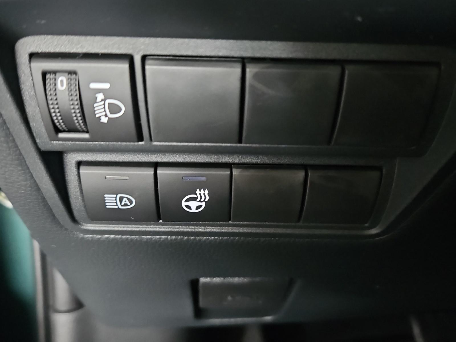 TOYOTA Yaris 1.5 VVT-i HSD Trend-image-15