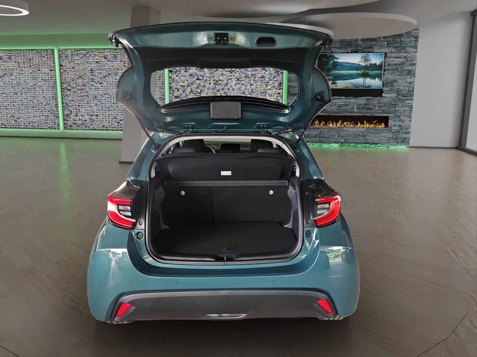 TOYOTA Yaris 1.5 VVT-i HSD Trend-image-17