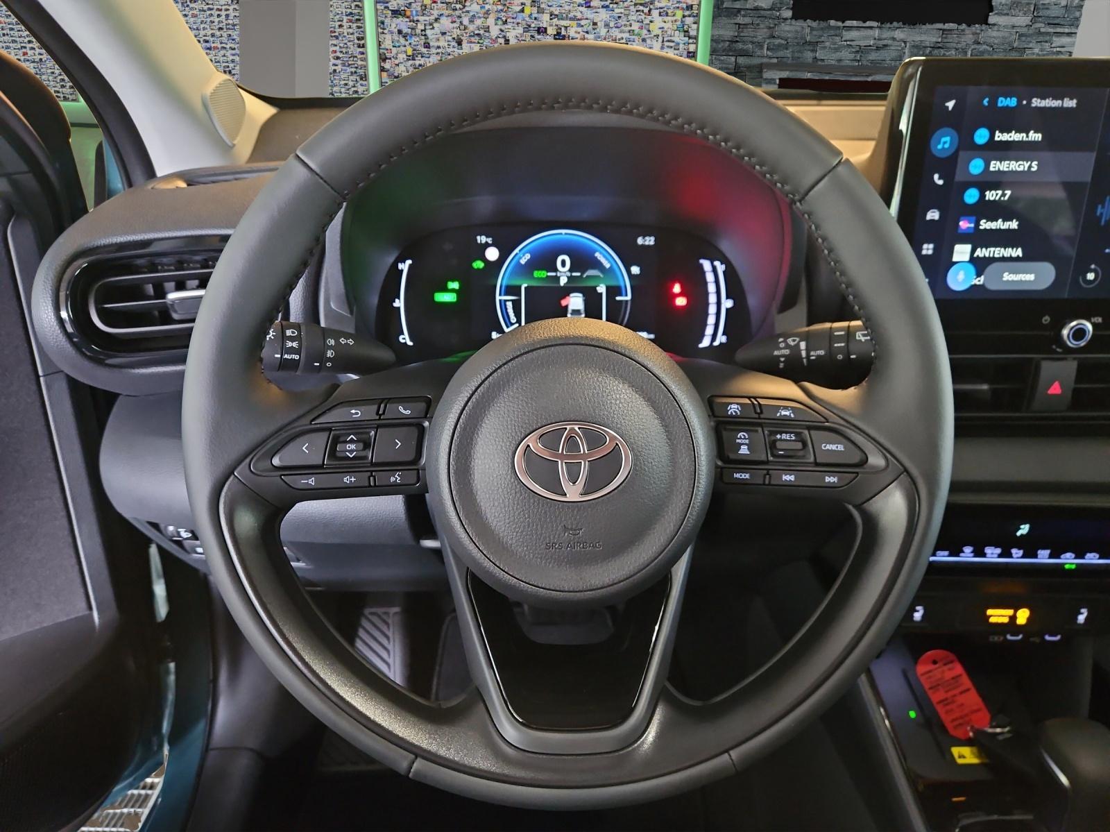 TOYOTA Yaris 1.5 VVT-i HSD Trend-image-10