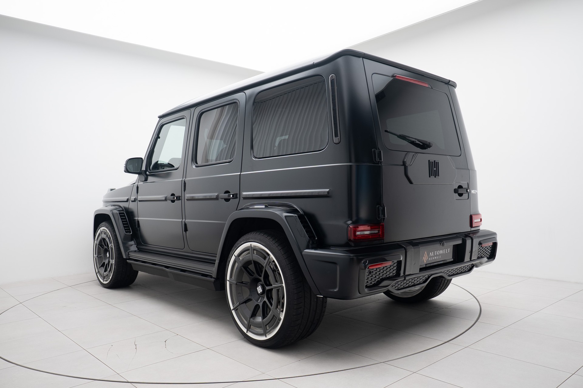 MERCEDES-BENZ HOF H65⚡Rebel-showroom-element-2