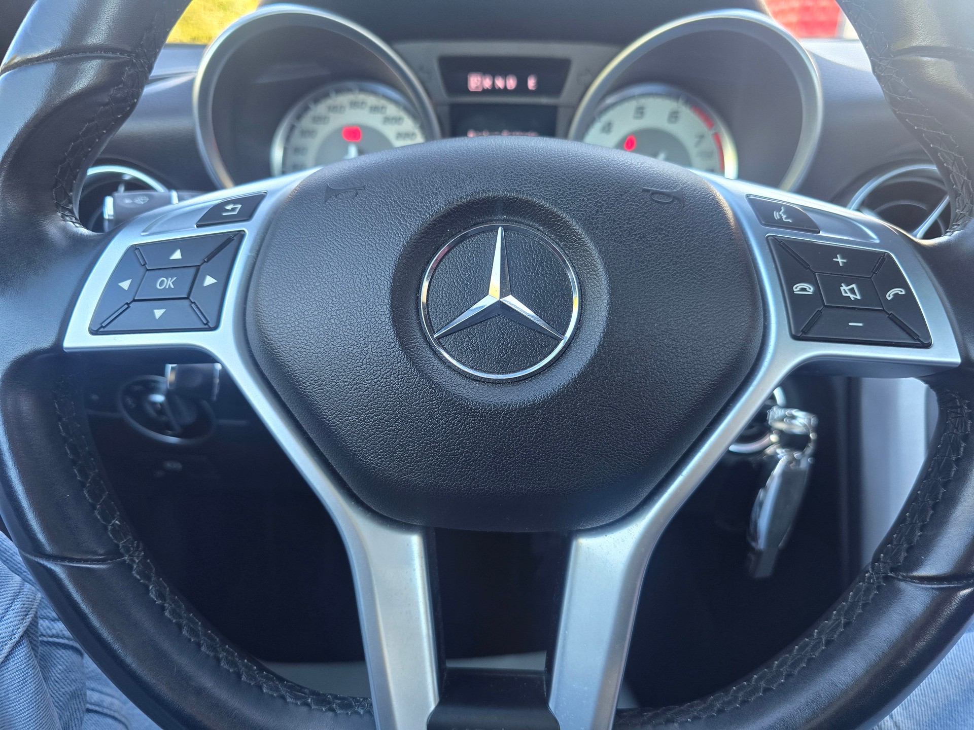 MERCEDES-BENZ SLK 300 9G-Tronic-image-22