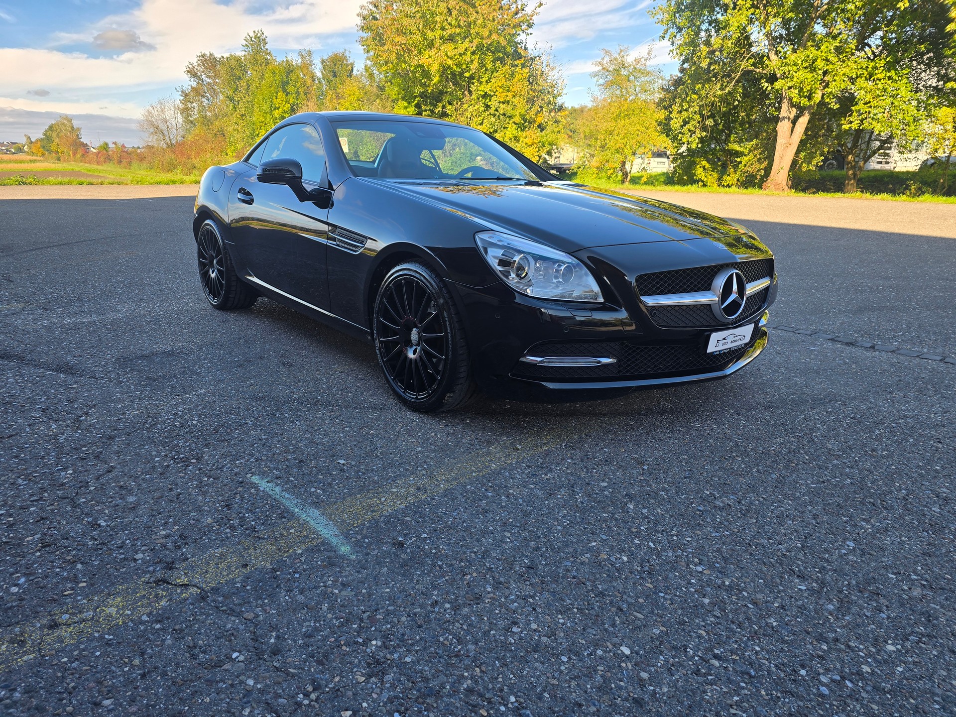 MERCEDES-BENZ SLK 300 9G-Tronic-showroom-element-2