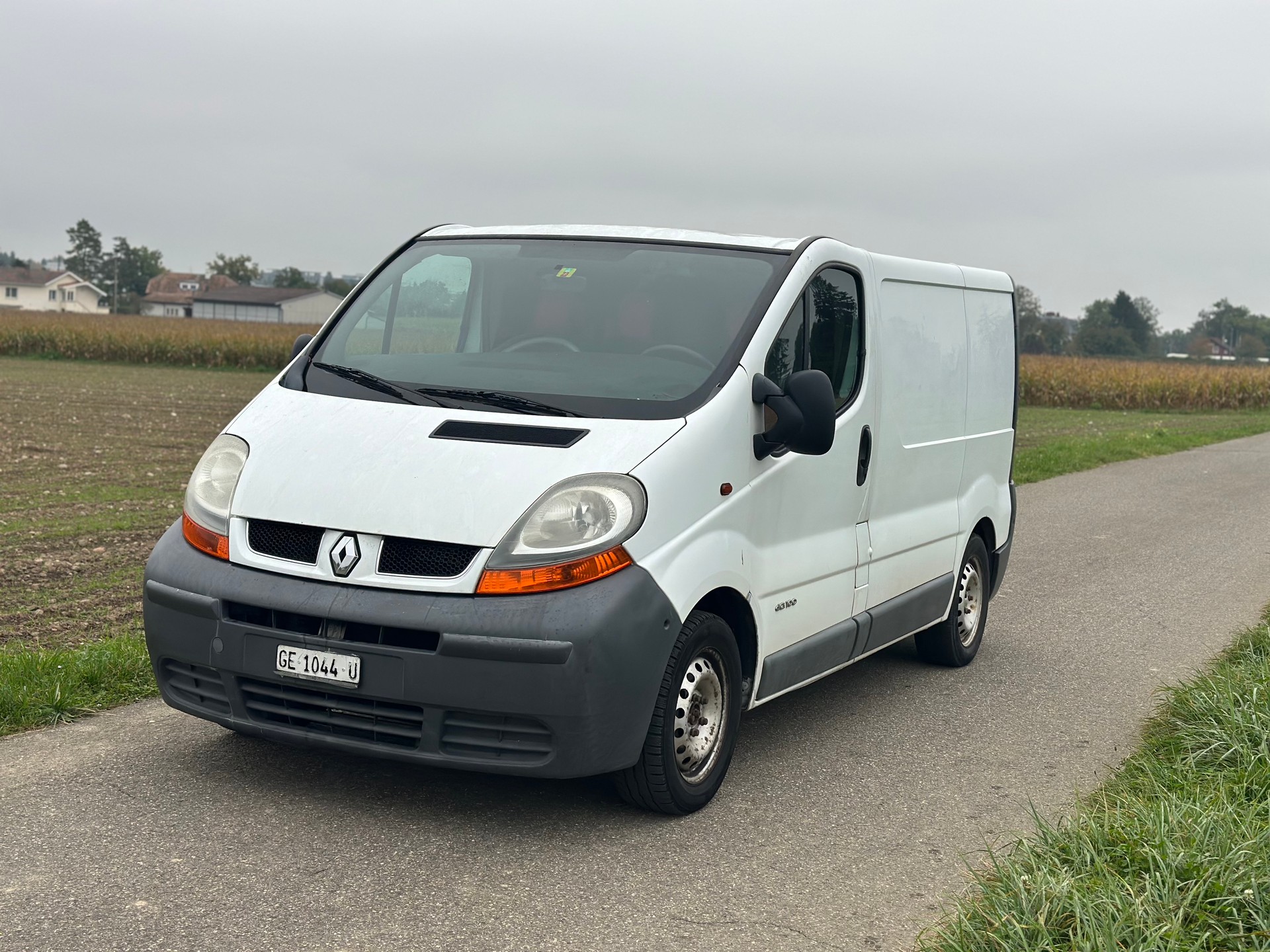 RENAULT Trafic 1.9 dCi 100 2.9t-image-2